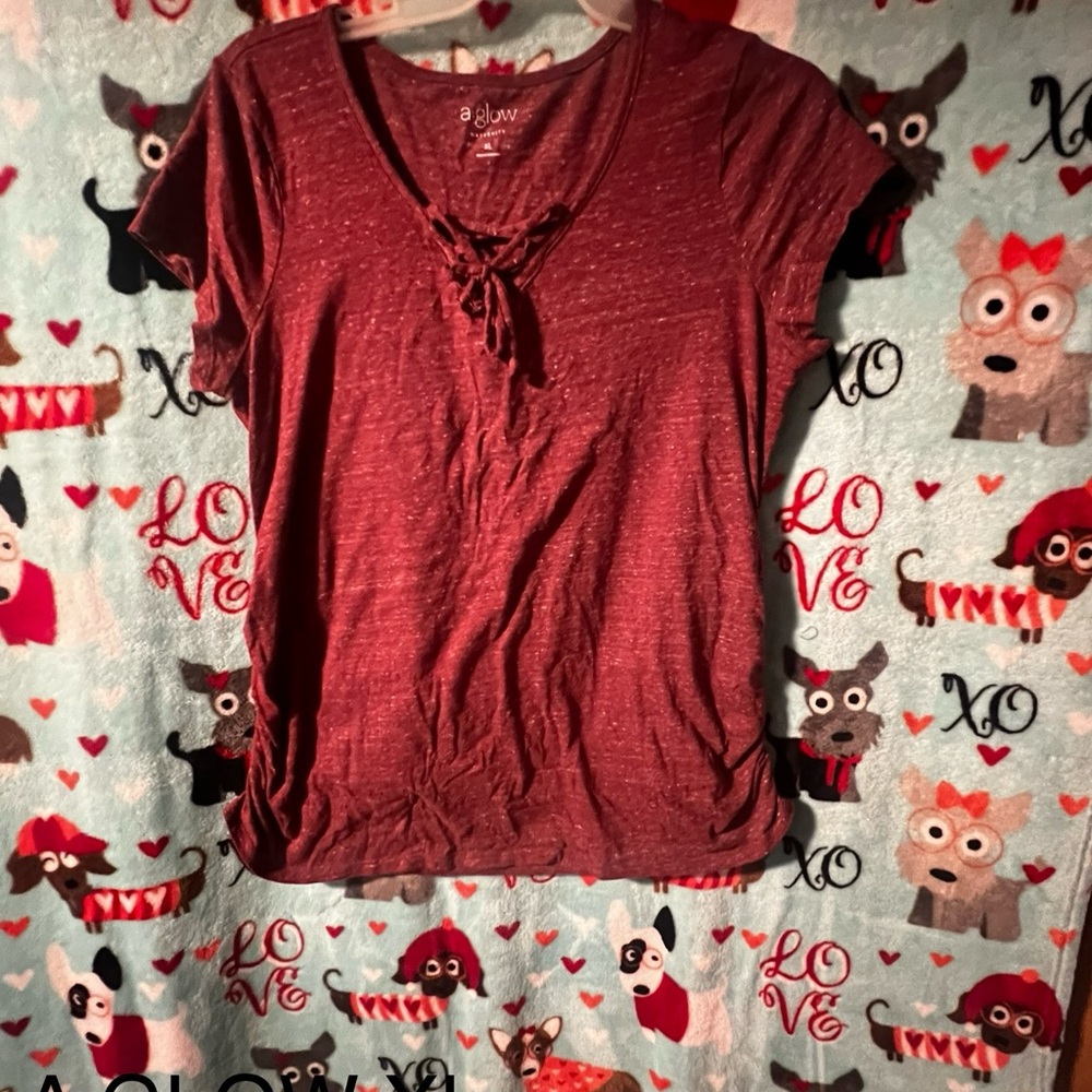 a:glow Women's Burgundy Top
